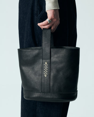 STUDS LEATHER BUCKET BAG