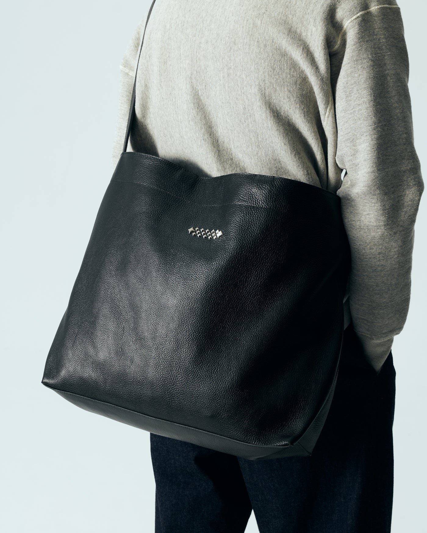 STUDS LEATHER TOTE BAG