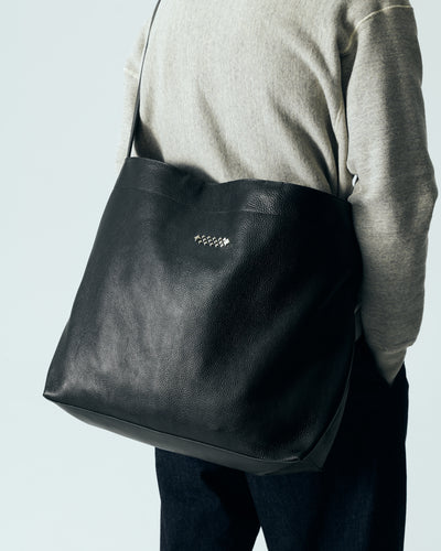 STUDS LEATHER TOTE BAG