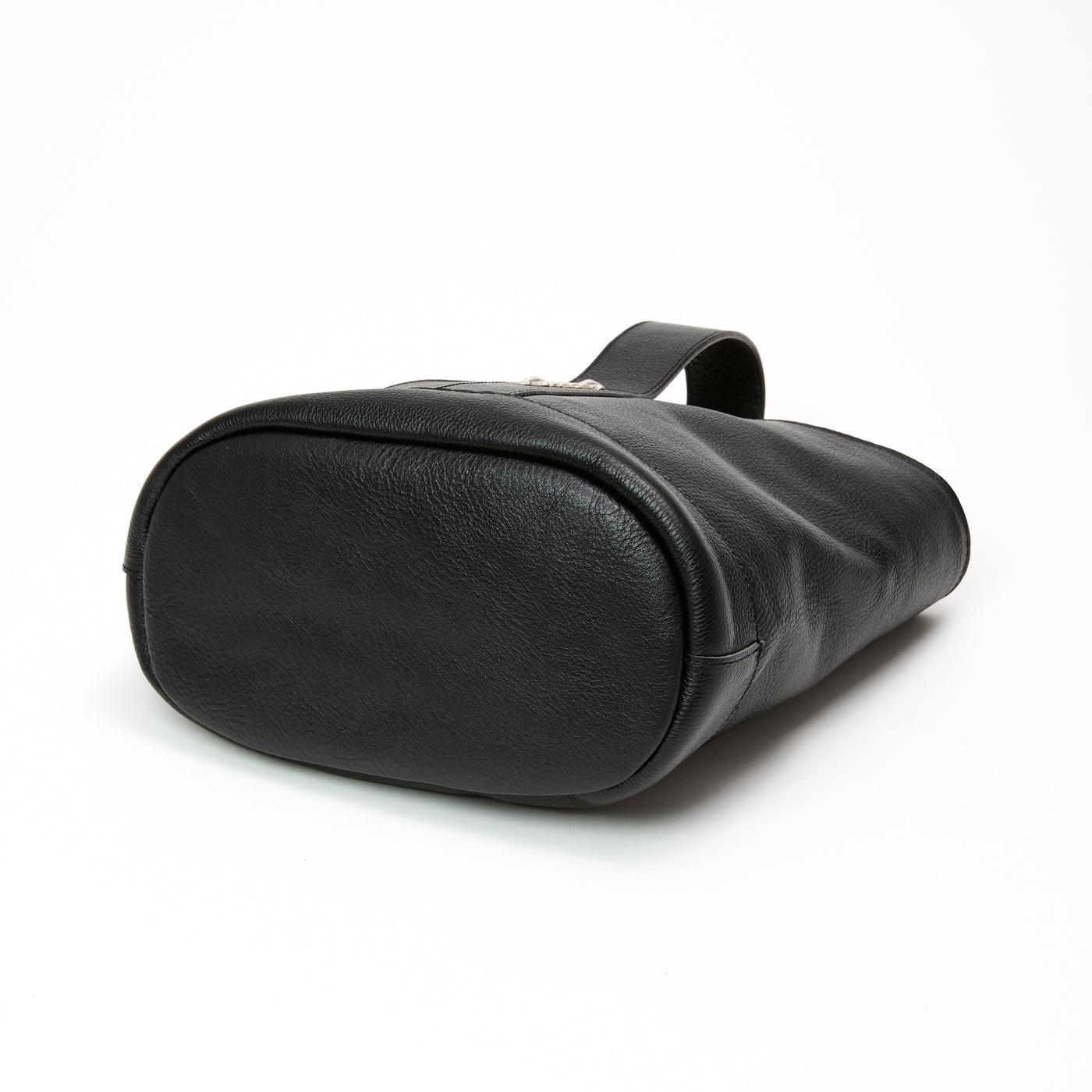 STUDS LEATHER BUCKET BAG