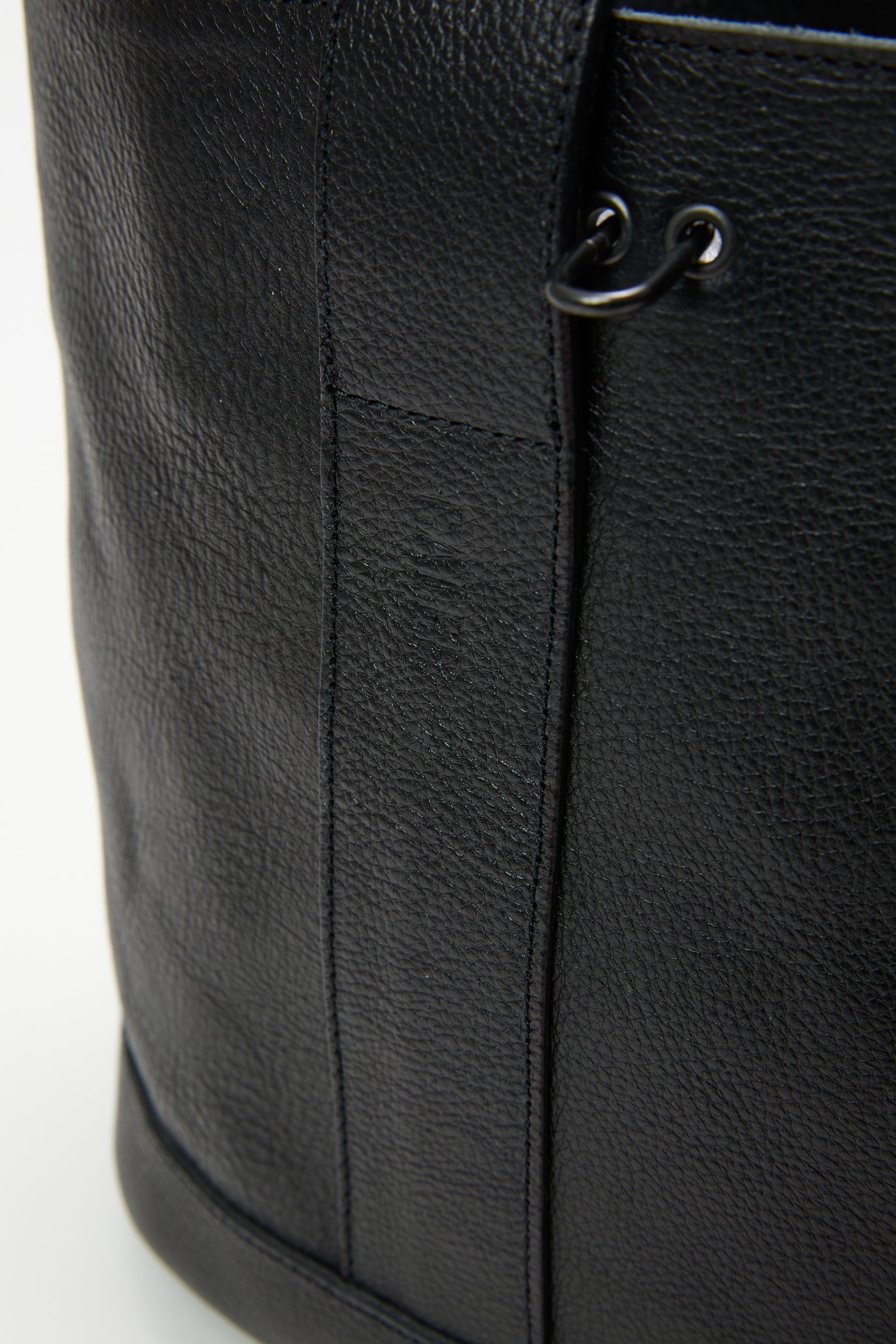 STUDS LEATHER BUCKET BAG