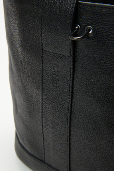 STUDS LEATHER BUCKET BAG
