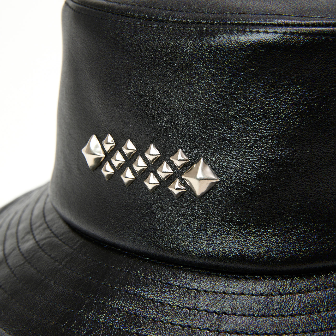 STUDS LEATHER BUCKET HAT