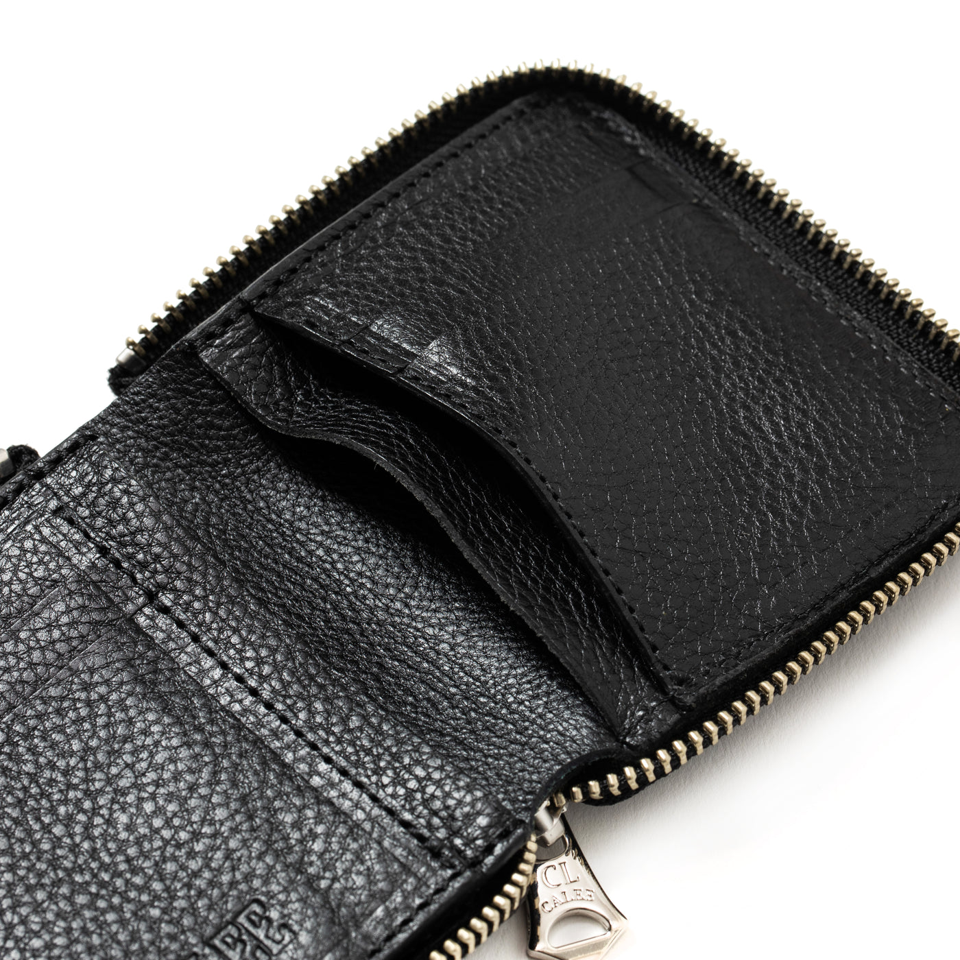 ROUND ZIP LEATHER SHORT WALLET