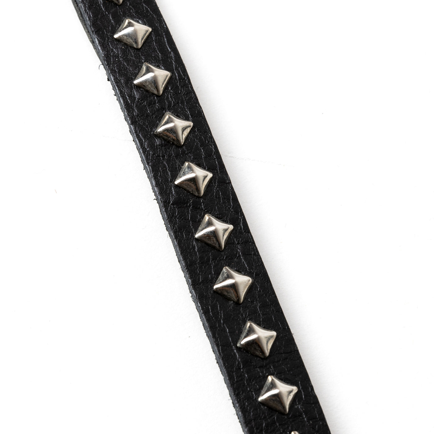 STUDS & KNITTING LEATHER SMART PHONE STRAP