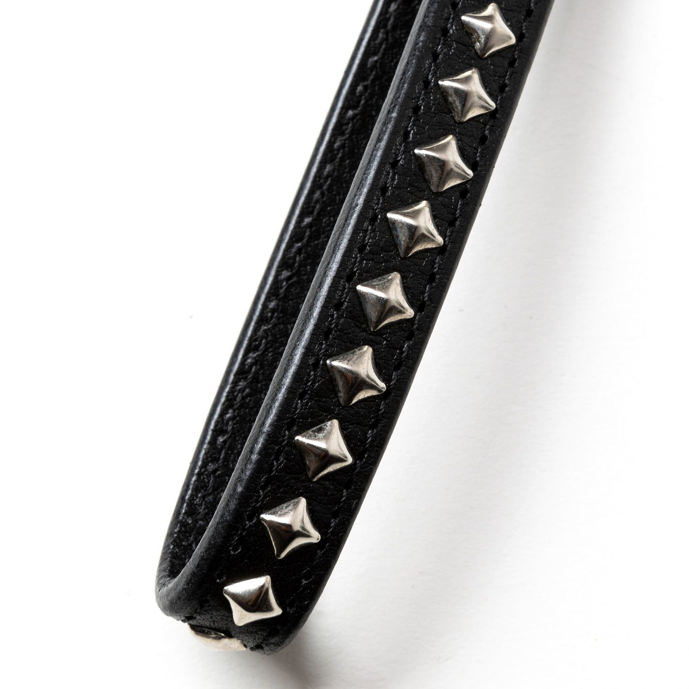 STUDS LEATHER NECK STRAP