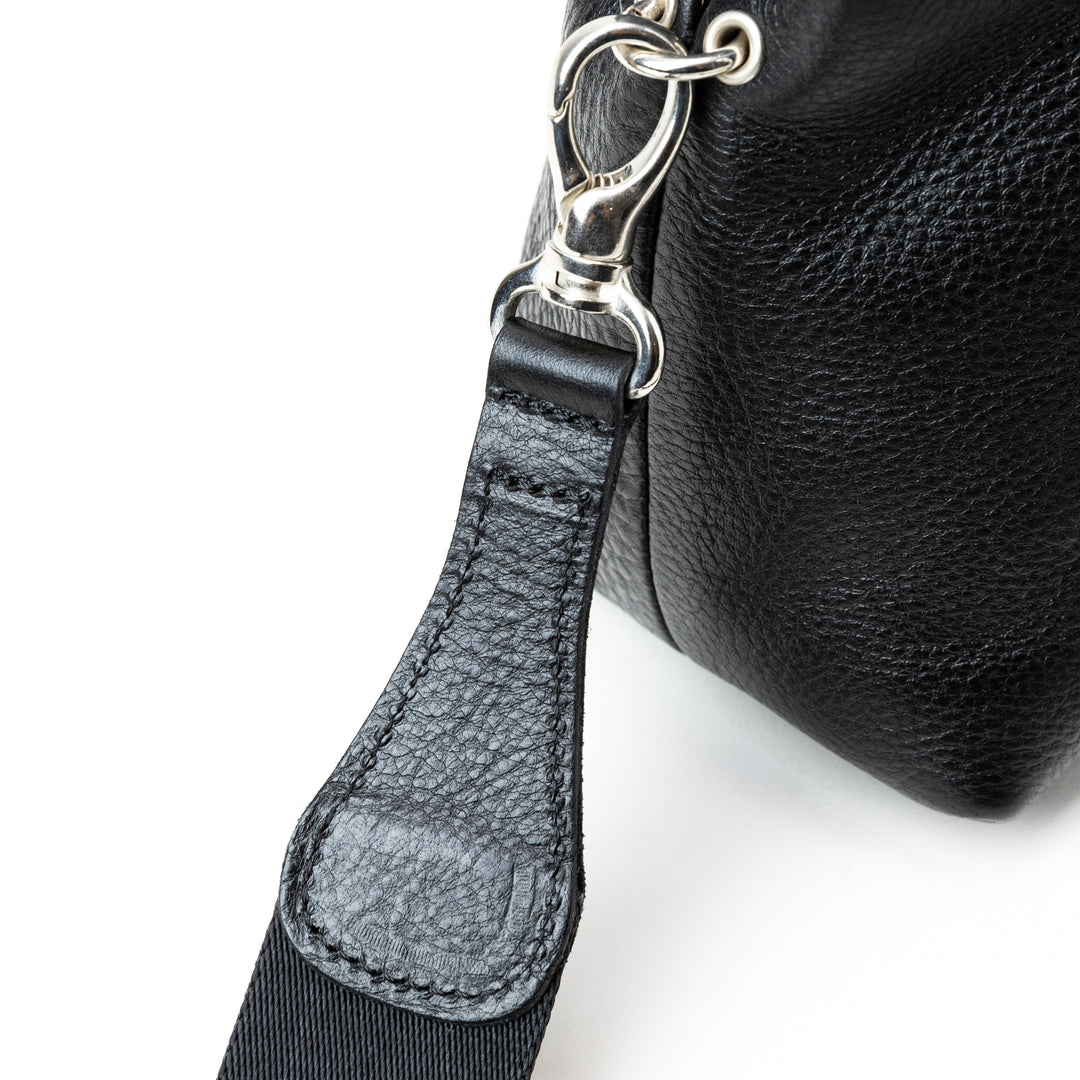 STUDS LEATHER SHOULDER BAG ＜INTERNAL FLEX FRAME TYPE＞ – CALEE