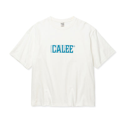 DROP SHOULDER CALEE BLUR LOGO TEE