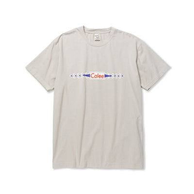 STRETCH CALEE ARROW LOGO TEE