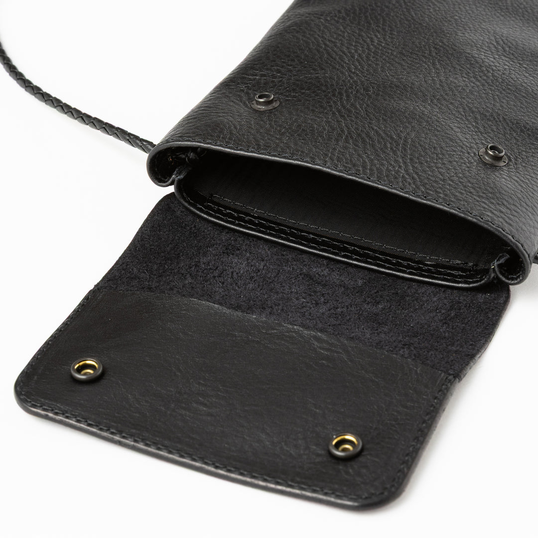 BLACK STUDS LEATHER SHOULDER POUCH ＜EXCLUSIVE＞ – CALEE