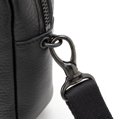 BLACK STUDS LEATHER SHOULDER BAG ＜EXCLUSIVE＞