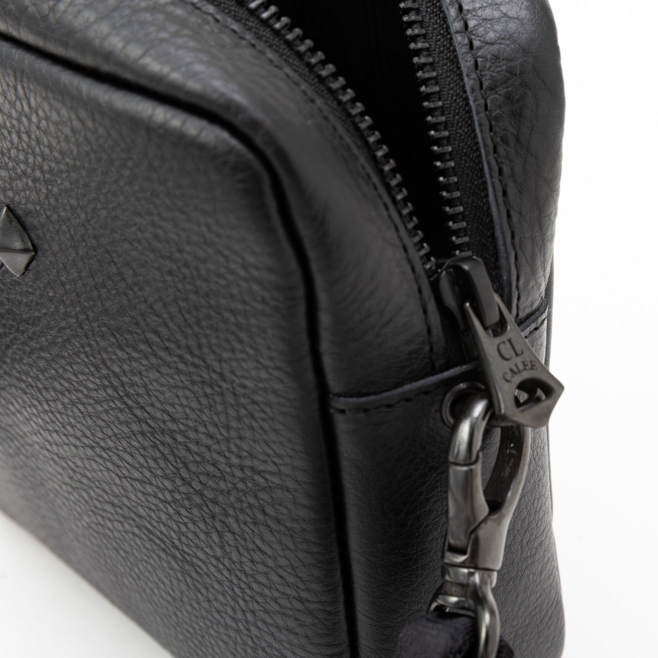 BLACK STUDS LEATHER SHOULDER BAG ＜EXCLUSIVE＞
