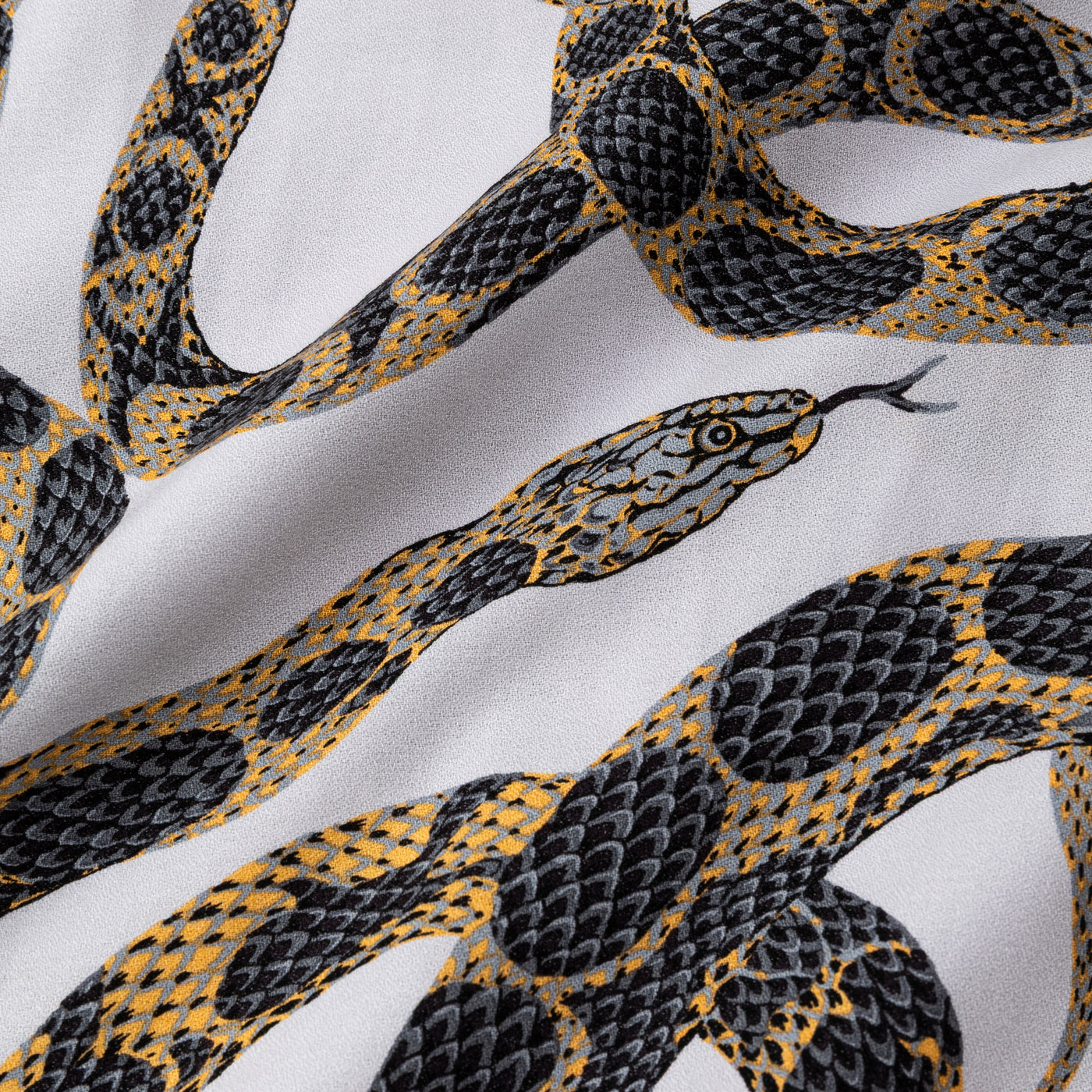 ALLOVER SNAKE PATTERN S/S SH – CALEE ONLINE STORE